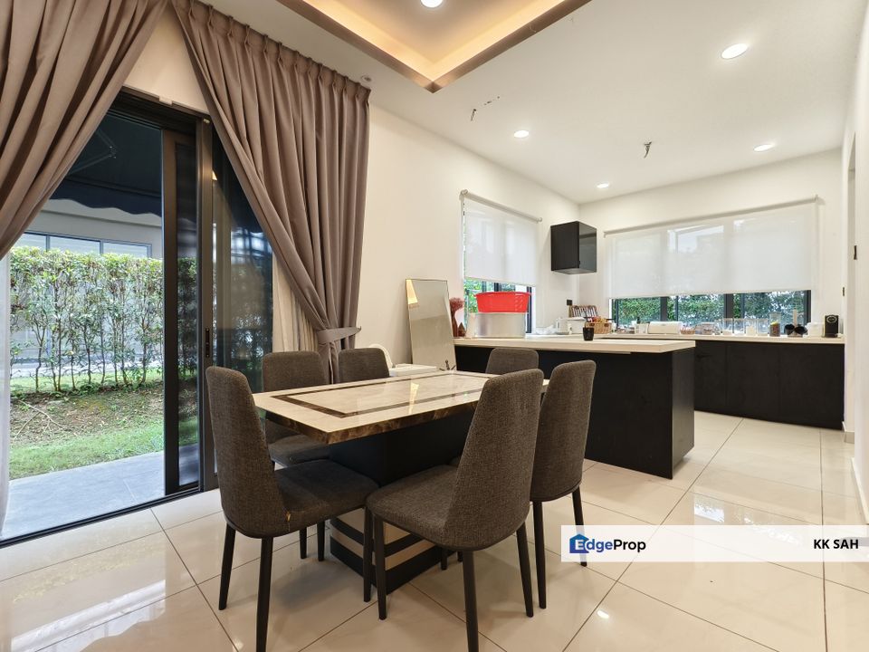 (FULL LOAN + RENOVATED) 2 STOREY SEMI-D @ DIAMOND CITY, Selangor, Semenyih