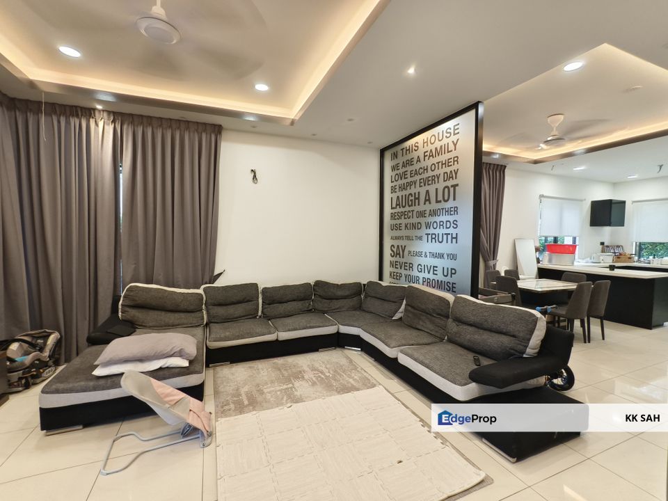 (FULL LOAN + RENOVATED) 2 STOREY SEMI-D @ DIAMOND CITY, Selangor, Semenyih