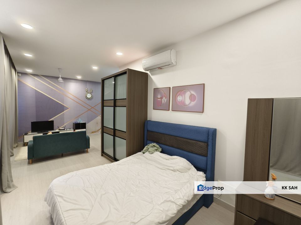 (FULL LOAN + FULLY RENOVATED + FULLY FURNISHED) SOHO TRIO PERMAI, Selangor, Seri Kembangan