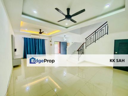 (FACING OPEN + RENOVATED) 2 STOREY @ SEMENYIH PARKLANDS, SEMENYIH, Selangor, Semenyih