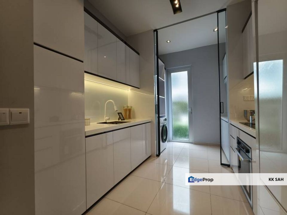 (FREE ALL FEES + READY MOVE IN) 2 STOREY @ ECO FOREST, SEMENYIH, Selangor, Semenyih