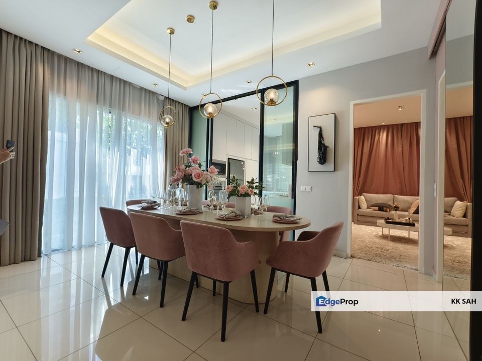 (FREE ALL FEES + READY MOVE IN) 2 STOREY @ ECO FOREST, SEMENYIH, Selangor, Semenyih