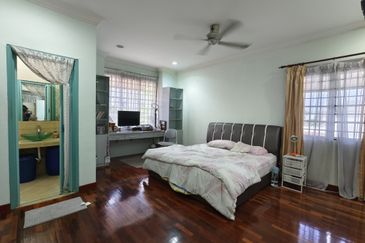 Bandar Tun Hussein Onn