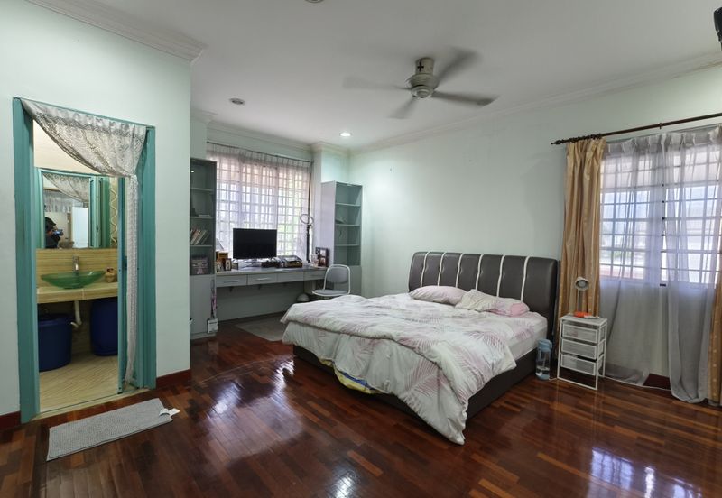 Bandar Tun Hussein Onn