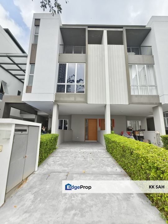 (FULL LOAN + CASH BACK + RENOVATED) TOWN VILLA @ TROPICANA HEIGHTS, Selangor, Kajang
