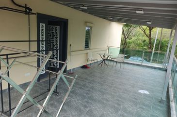 Jalan Spektrum U16 @ Taman Bukit Subang