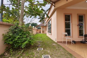 Bandar Tun Hussein Onn