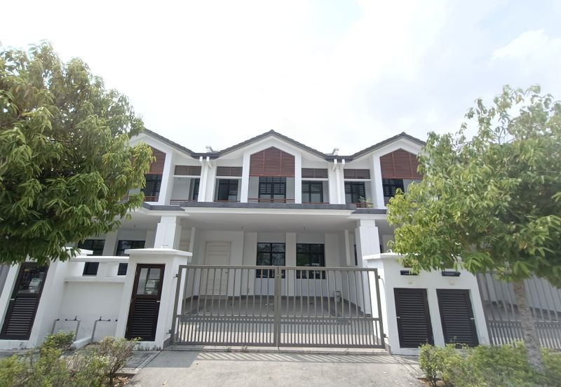 Cradleton @ Eco Majestic