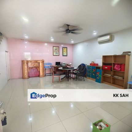 (RENOVATED) 2.5 STOREY @ NADAYU 92, KAJANG, Selangor, Semenyih