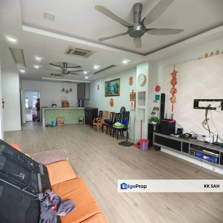 (RENOVATED) 2.5 STOREY @ NADAYU 92, KAJANG, Selangor, Semenyih