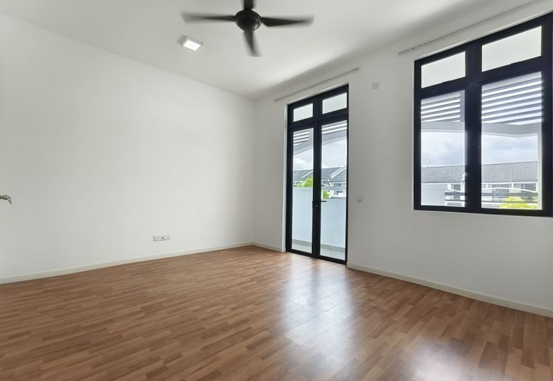 Cradleton @ Eco Majestic