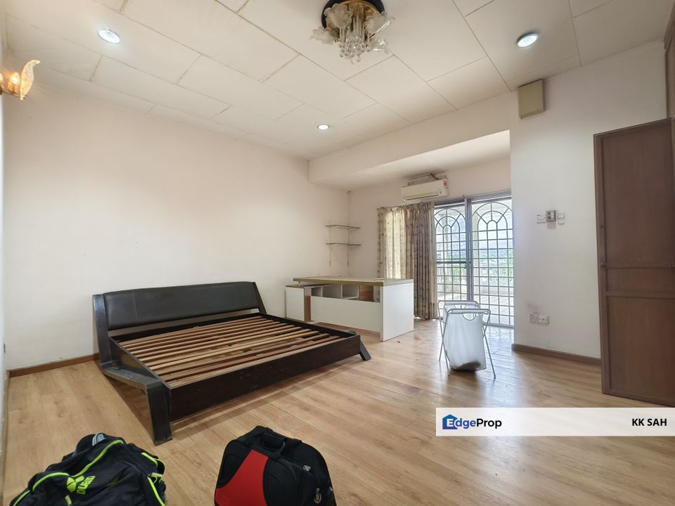 (FULLY RENOVATED 22x75 FULLY EXTENDED) 2 STOREY LINK HOUSE @ TAMAN BUKIT MEWAH, KAJANG, Selangor, Kajang