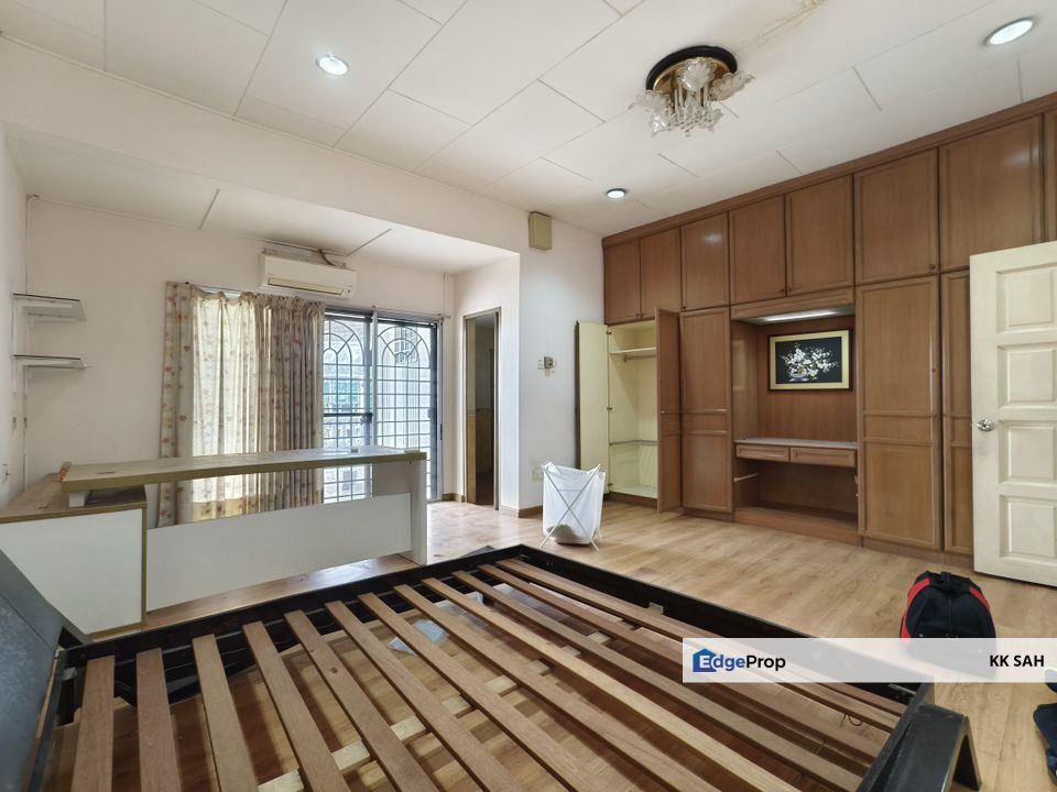 (FULLY RENOVATED 22x75 FULLY EXTENDED) 2 STOREY LINK HOUSE @ TAMAN BUKIT MEWAH, KAJANG, Selangor, Kajang