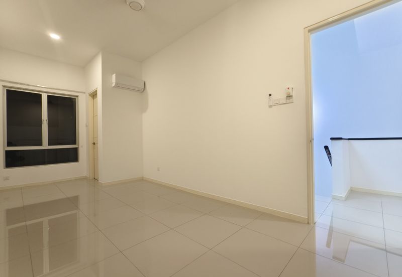 Parkfield Residences, Tropicana Heights