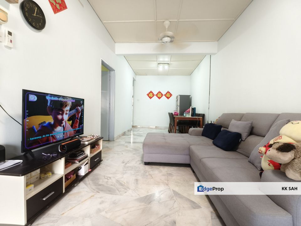 (FULL LOAN + MRT STATION + KITCHEN EXTENDED) 1 STOREY TERRACE @ TAMAN KAJANG UTAMA, Selangor, Kajang