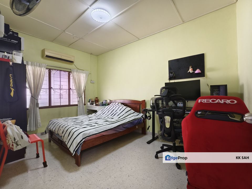 (FULL LOAN + MRT STATION + KITCHEN EXTENDED) 1 STOREY @ TAMAN KAJANG UTAMA, Selangor, Kajang