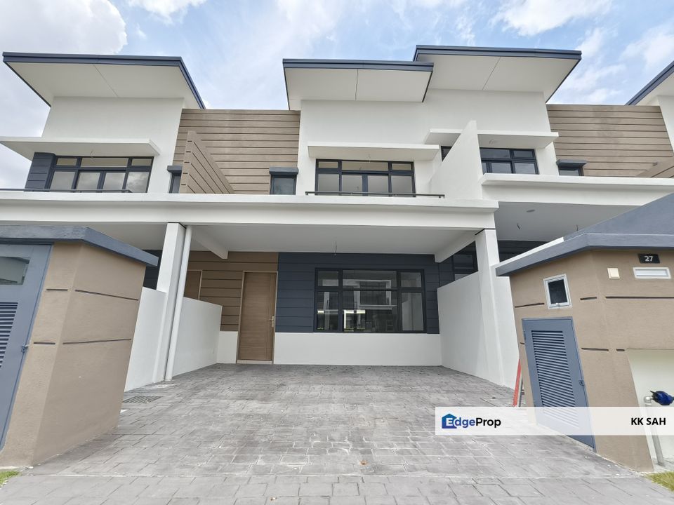 (BRAND NEW + FULLY EXTENDED) 2 STOREY @ EMERALD VILLE, DIAMOND CITY, SEMENYIH, Selangor, Semenyih