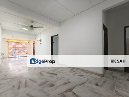 (FULL LOAN + MRT STATION + KITCHEN EXTENDED) 1 STOREY TERRACE @ TAMAN KAJANG UTAMA, Selangor, Kajang