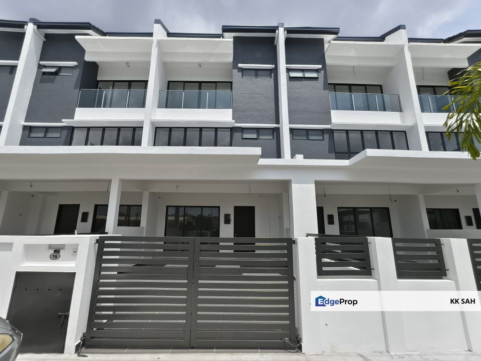 (BRAND NEW + LRT STATION) 2.5 STOREY SUPERLINK @ BANDAR BUKIT TINGGI 2, Selangor, Klang