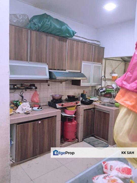 (FULLY EXTENDED) 1 STOREY TERRACE @ TAMAN KINRARA (SEKSYEN 1), Selangor, Puchong