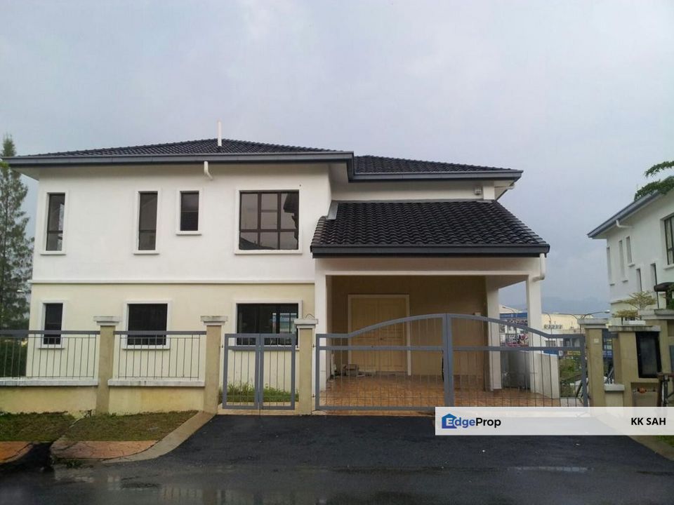 2.5 STOREY BUNGALOW @ SAUJANA VILLA, KAJANG, Selangor, Kajang