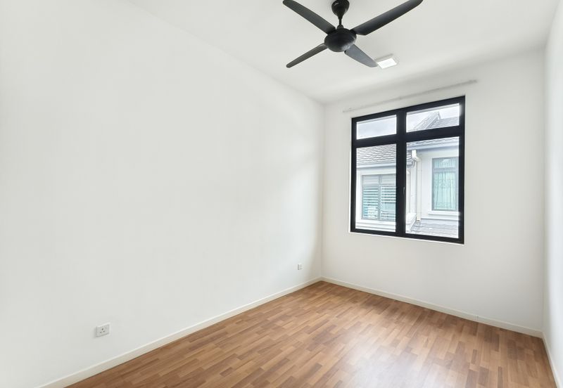 Cradleton @ Eco Majestic