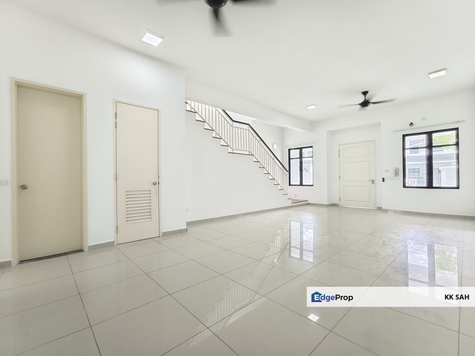 (FULL LOAN + MOVE IN CONDITION) 2 STOREY @ ECO MAJESTIC, SEMENYIH, Selangor, Semenyih