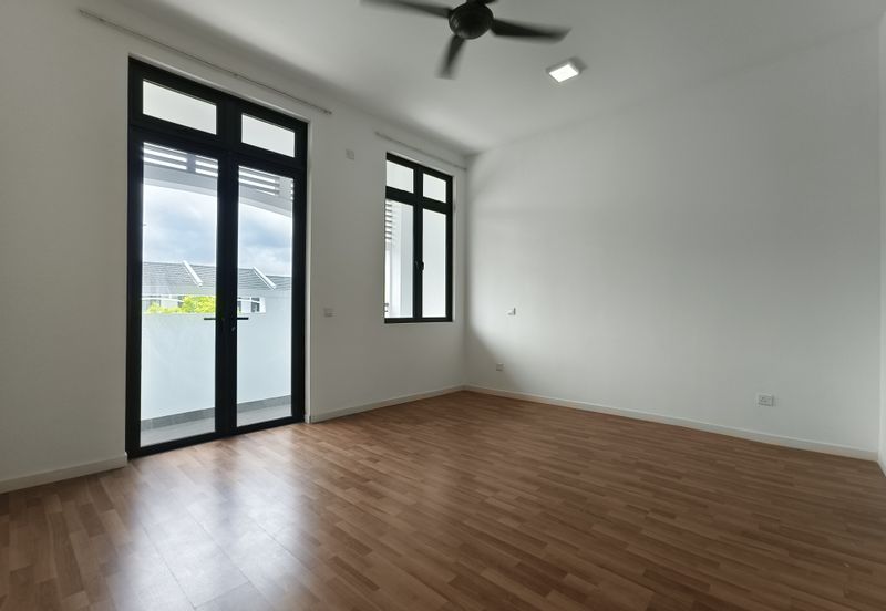 Cradleton @ Eco Majestic