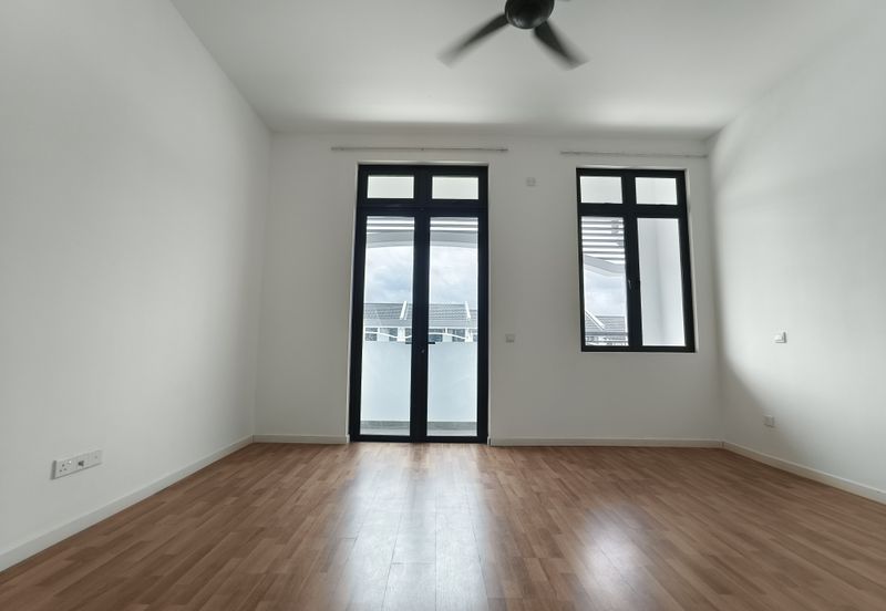 Cradleton @ Eco Majestic