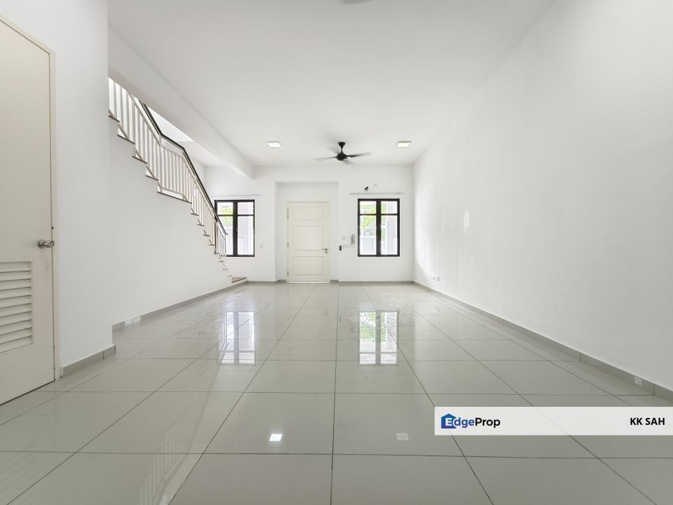 (FULL LOAN + MOVE IN CONDITION) 2 STOREY @ ECO MAJESTIC, SEMENYIH, Selangor, Semenyih