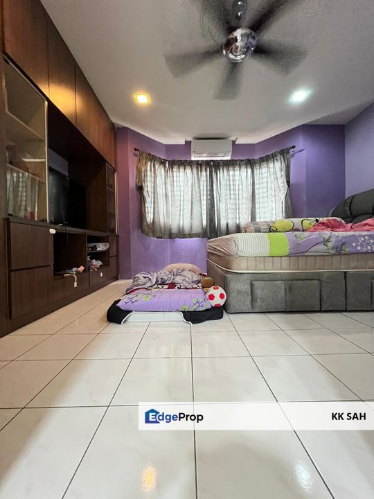 (FULLY RENOVATED + EXTRA LAND) 2 STOREY END LOT @ TAMAN SEPAKAT INDAH 2, KAJANG, Selangor, Kajang
