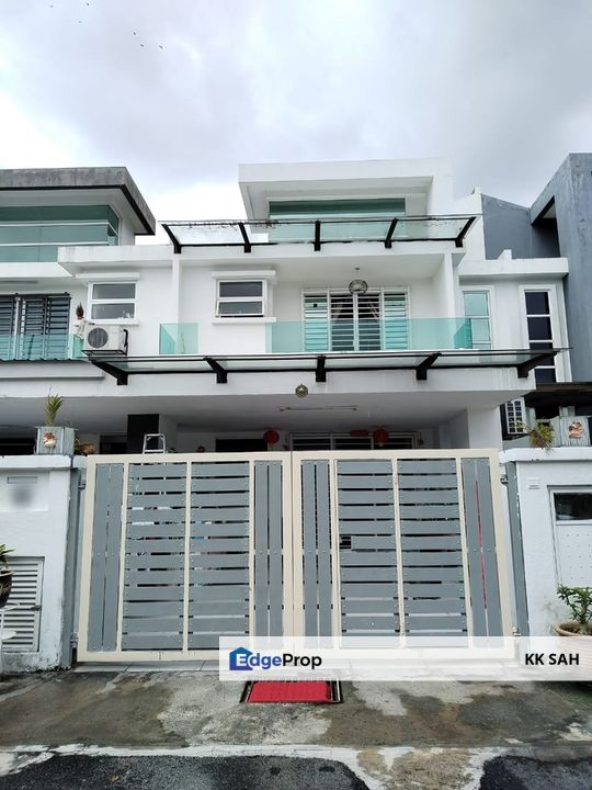 (FULLY RENOVATED + CASH BACK) 2 STOREY SUPERLINK @ TIARA EAST, SEMENYIH, Selangor, Semenyih