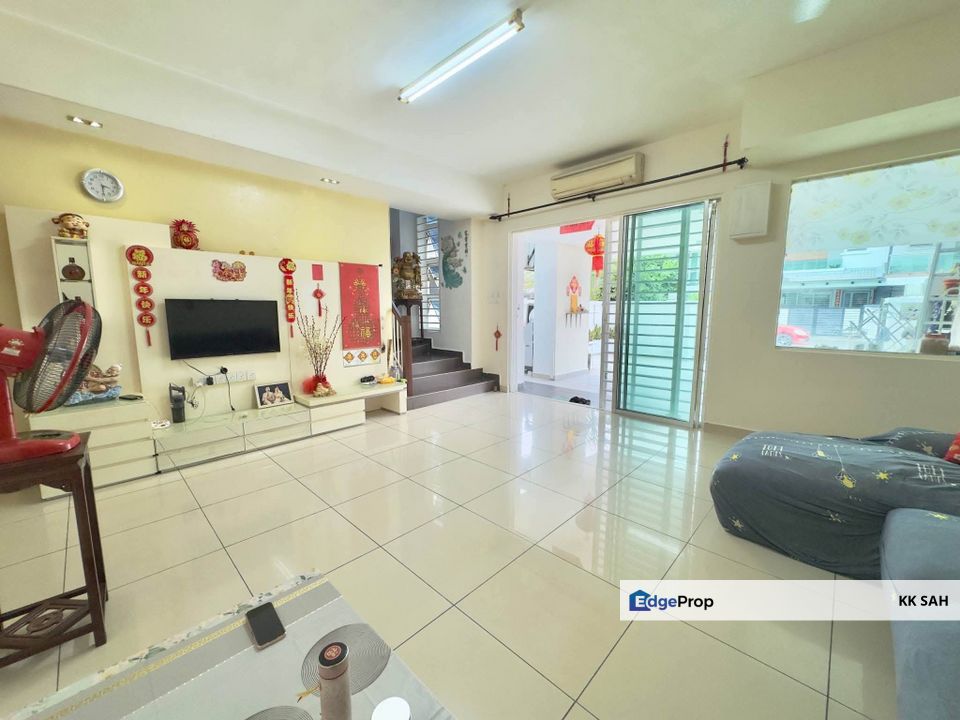 (FULLY RENOVATED + CASH BACK) 2 STOREY SUPERLINK @ TIARA EAST, SEMENYIH, Selangor, Semenyih