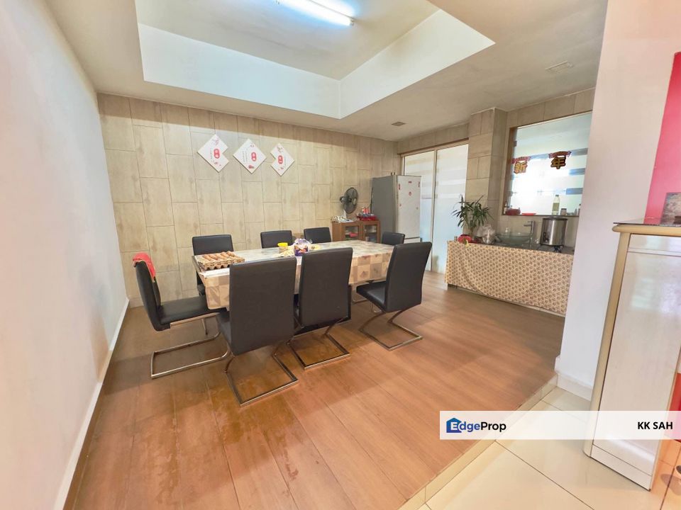 (FULLY RENOVATED + CASH BACK) 2 STOREY SUPERLINK @ TIARA EAST, SEMENYIH, Selangor, Semenyih