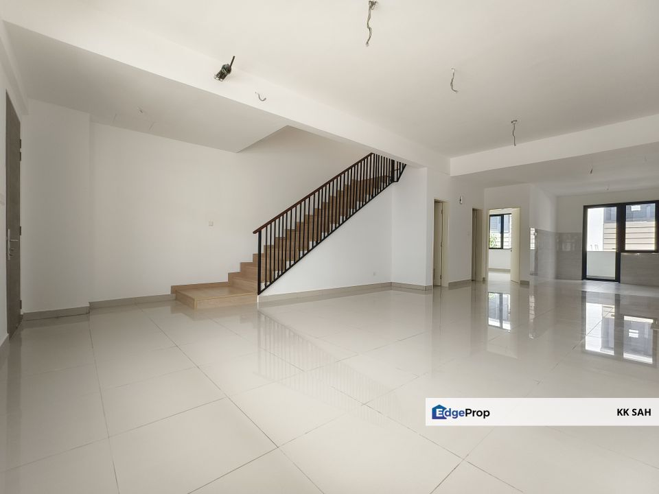 (BRAND NEW FULLY EXTENDED) 2 STOREY @ EMERALD VILLE, DIAMOND CITY, SEMENYIH, Selangor, Semenyih