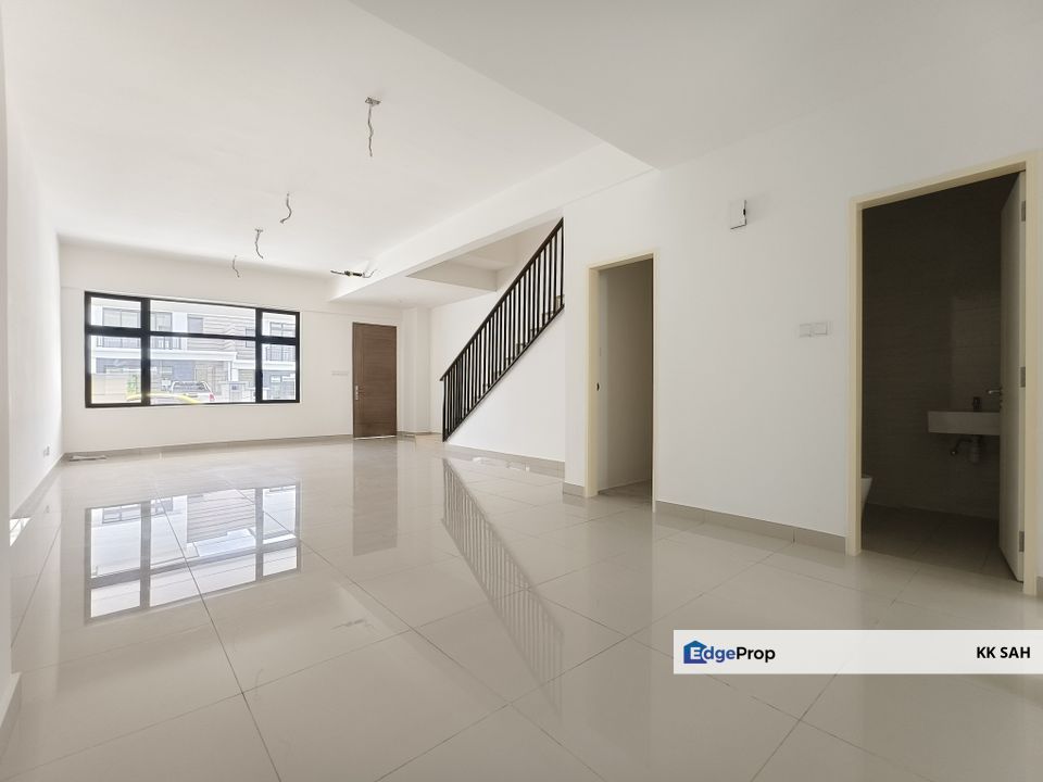 (BRAND NEW FULLY EXTENDED) 2 STOREY @ EMERALD VILLE, DIAMOND CITY, SEMENYIH, Selangor, Semenyih