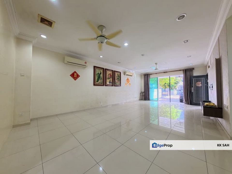 (FULL LOAN 25x75 RENOVATED) 3 STOREY SUPERLINK @ NADAYU 92, KAJANG, Selangor, Kajang