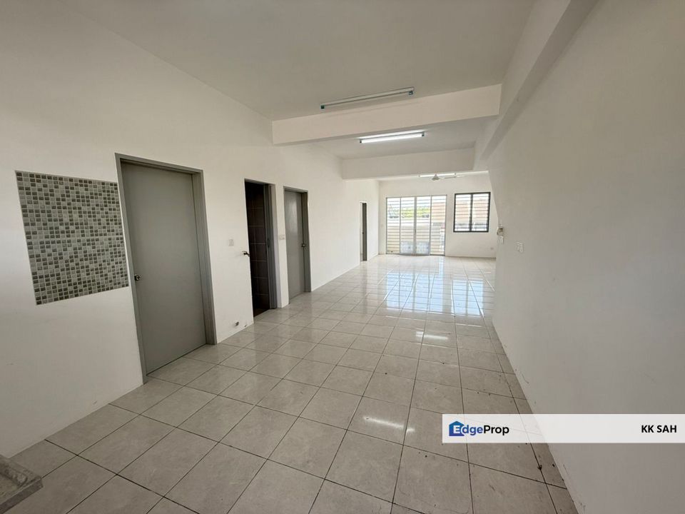 (FULL LOAN + FACING OPEN) TOWNHOUSE @ (GARDEN VILLA) TAMAN TASIK SEMENYIH, Selangor, Semenyih