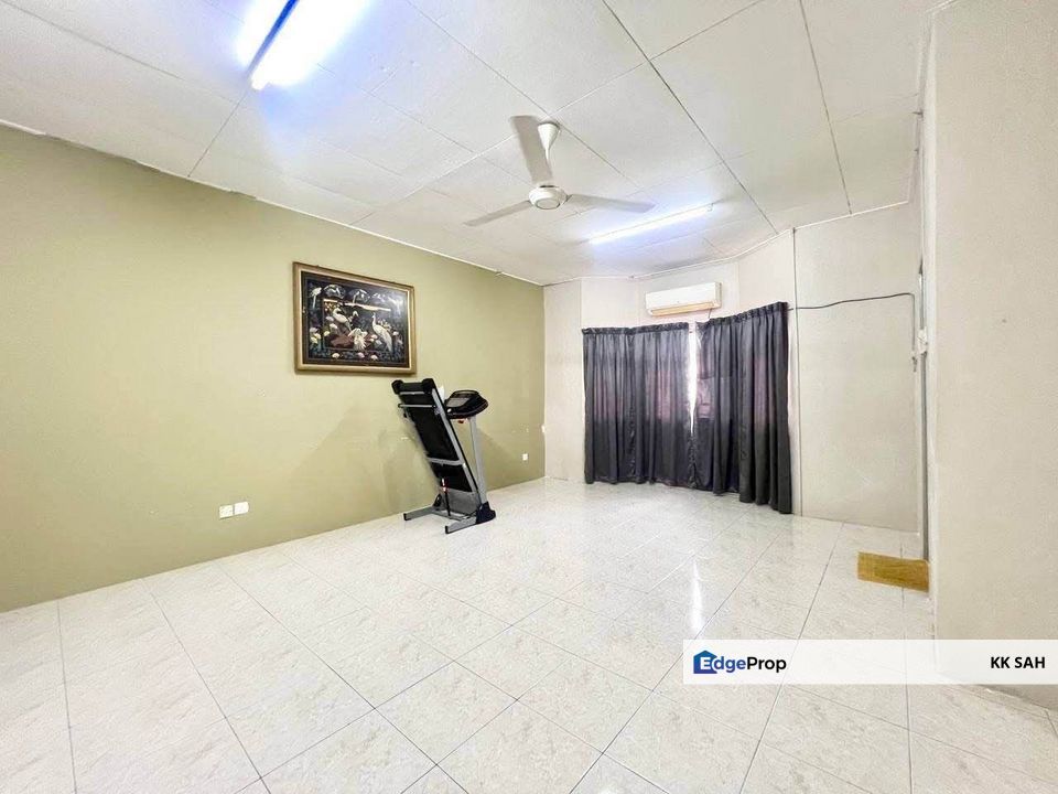 (FULLY RENOVATED + FULL LOAN) 2 STOREY @ TAMAN BUKIT RIA, KAJANG , Selangor, Kajang