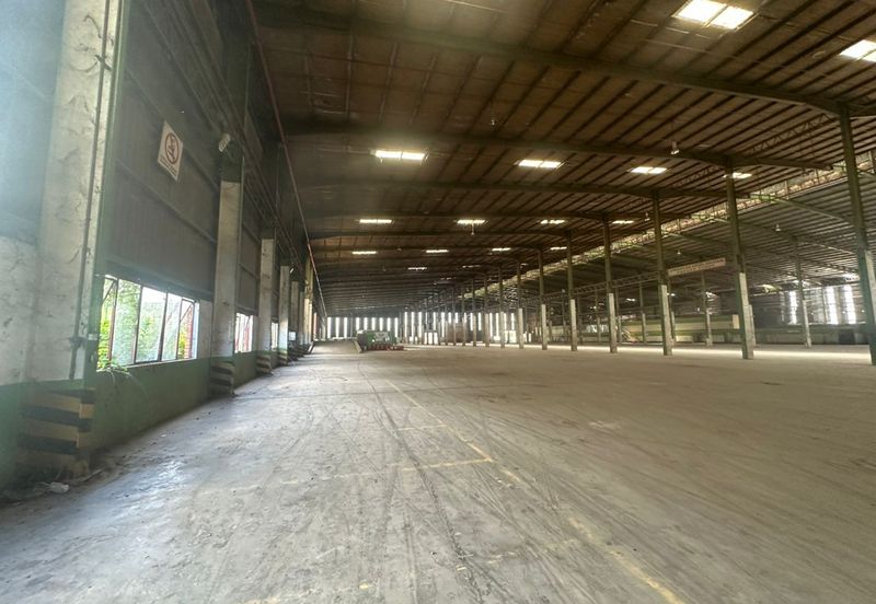 Bandar Laguna Merbok