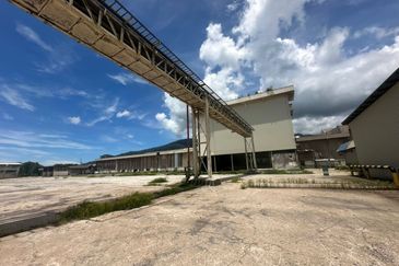 Bandar Laguna Merbok