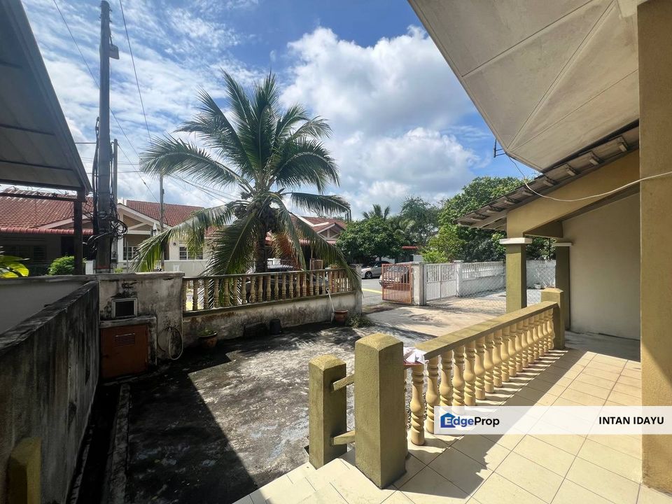 Semi D Cluster Single Storey at Taman Banting Baru, Selangor, Banting