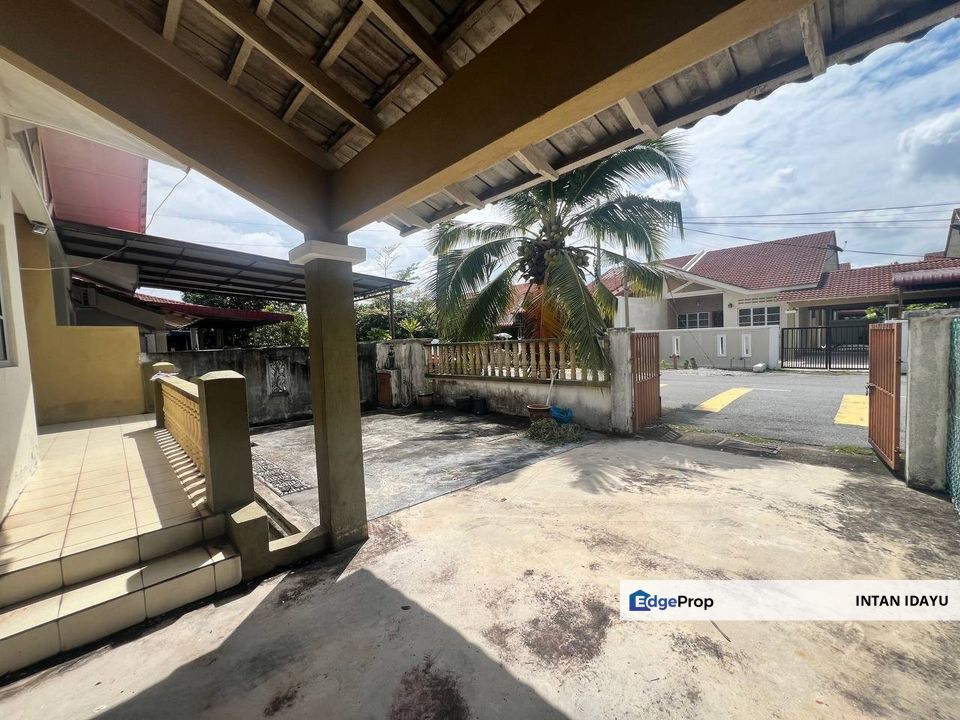 Semi D Cluster Single Storey at Taman Banting Baru, Selangor, Banting