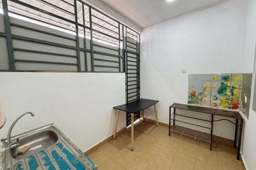 Jalan Seri Austin 6/11