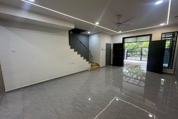 Jalan Jaya Putra 3/7