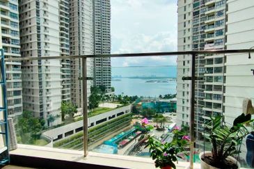 Baypoint @ Country Garden Danga Bay