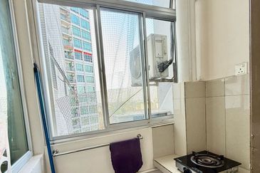 Dedaun Hijau (Greenfield Regency)