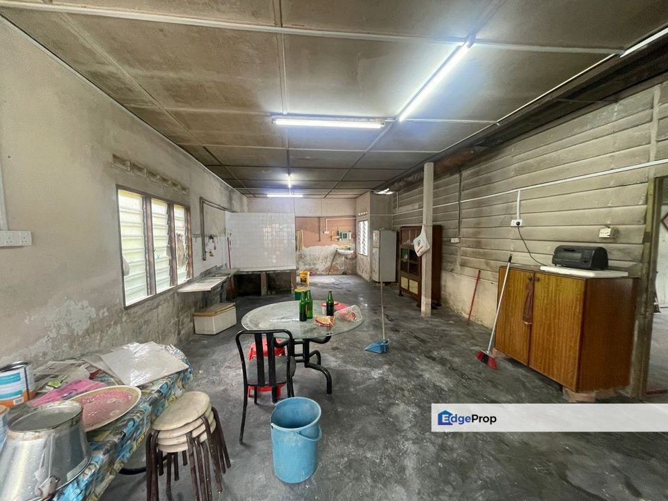 Kampung Poh Chee Leng Single Storey semi-D For Sale , Johor, Skudai