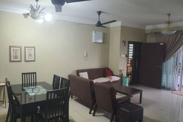 Golden Sands Seaview Residence