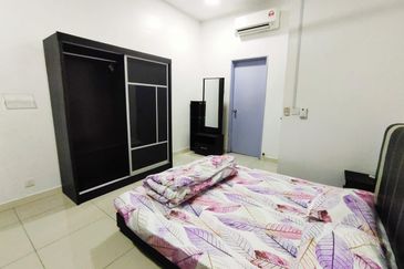 Dedaun Hijau (Greenfield Regency)